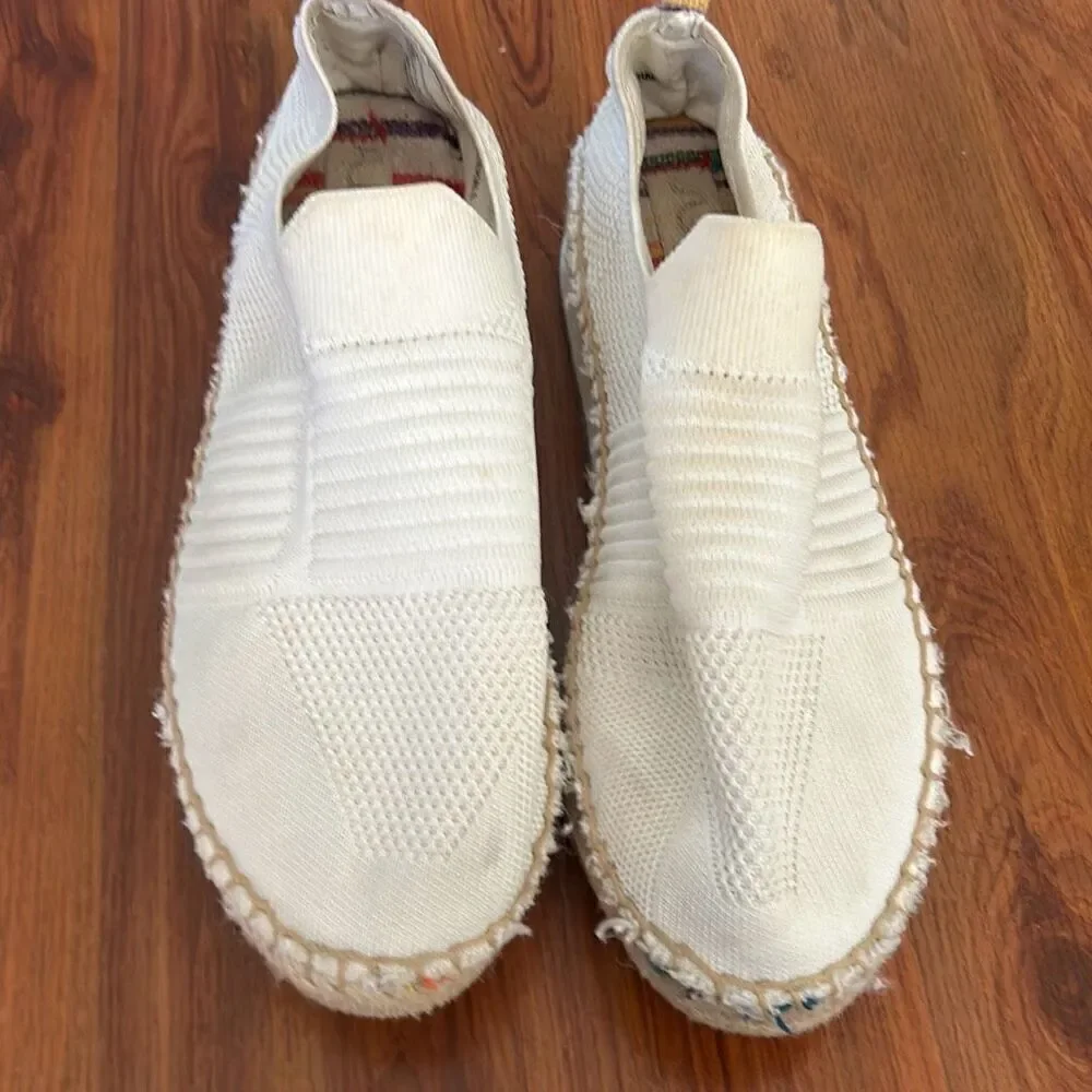 Sugar cream espadrille closed toe slip on shoes size 7